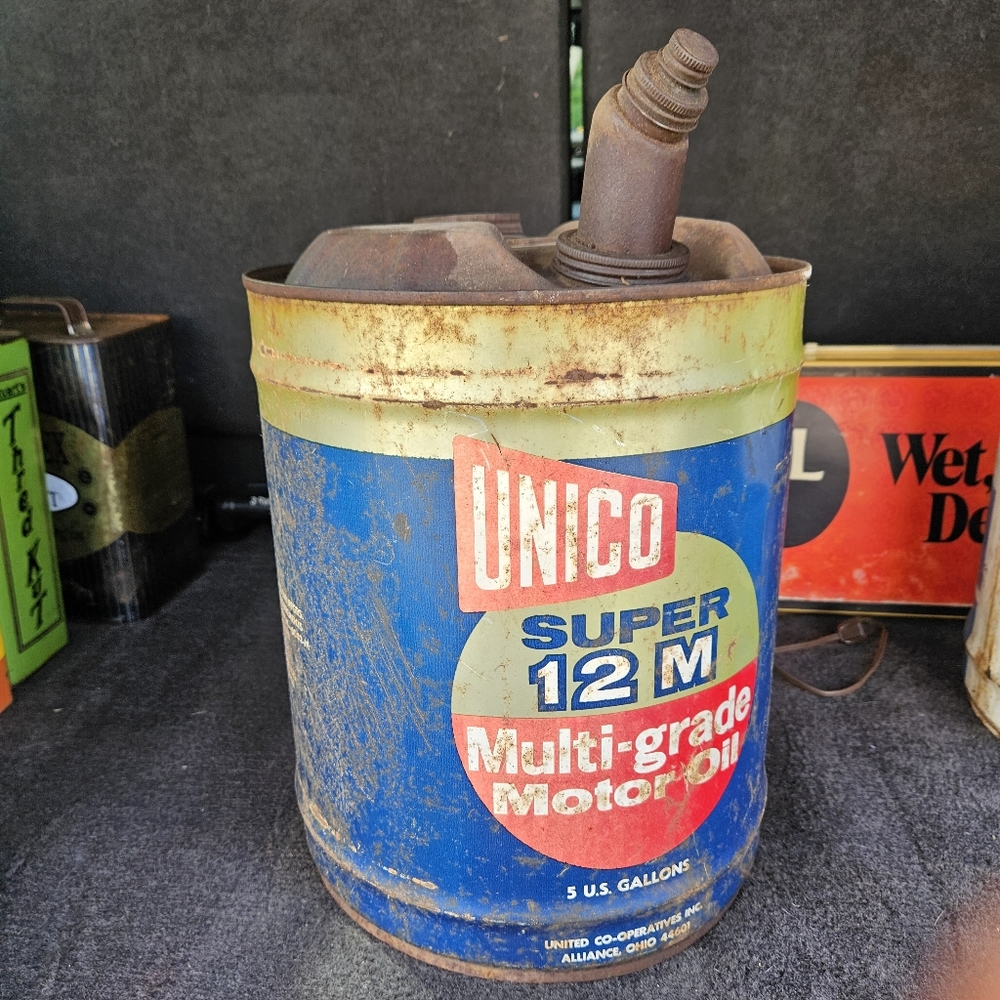 Vintage Old Unico 12 M Multi Grade Motor Oil Gallon Metal Oil Gas Can 5 Gallon
